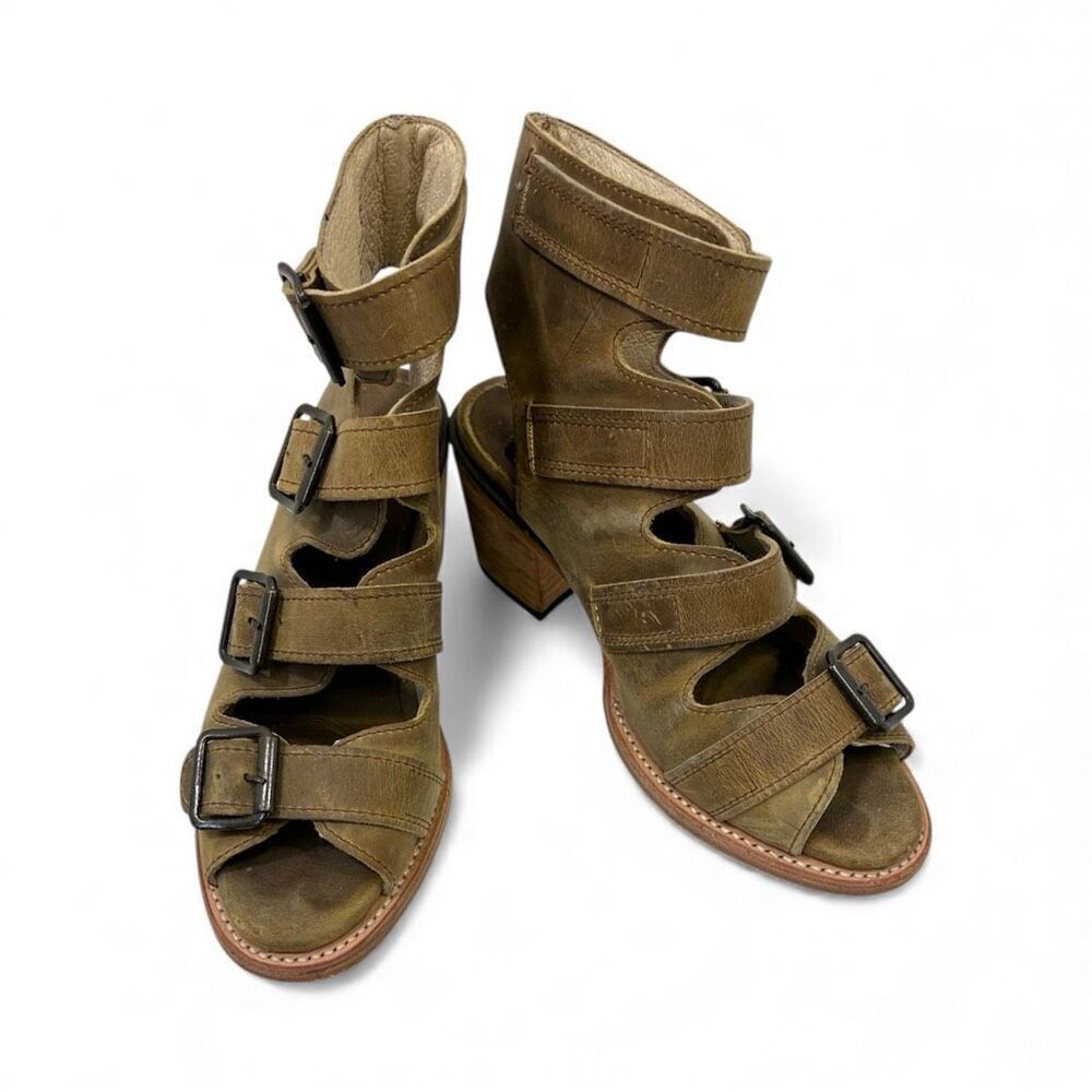 Free Bird by STEVEN Quail Gladiator Sandals in Distressed Olive Size 7